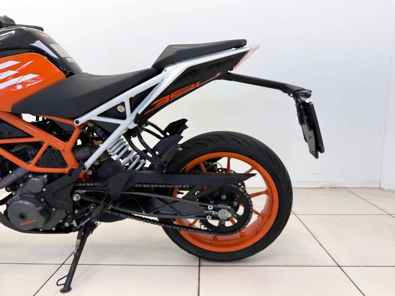 KTM 390 Duke