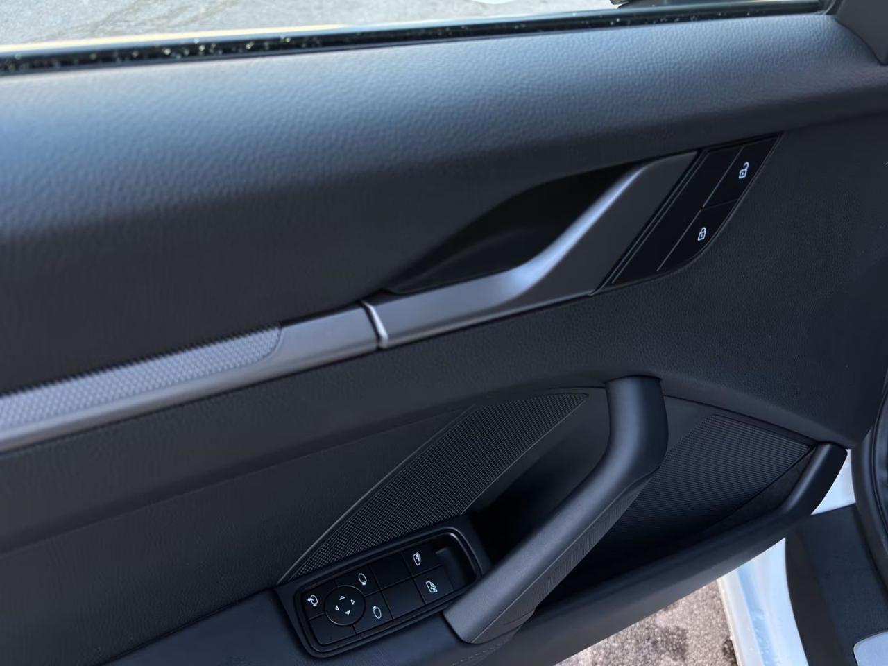 PORSCHE 992 911 Carrera