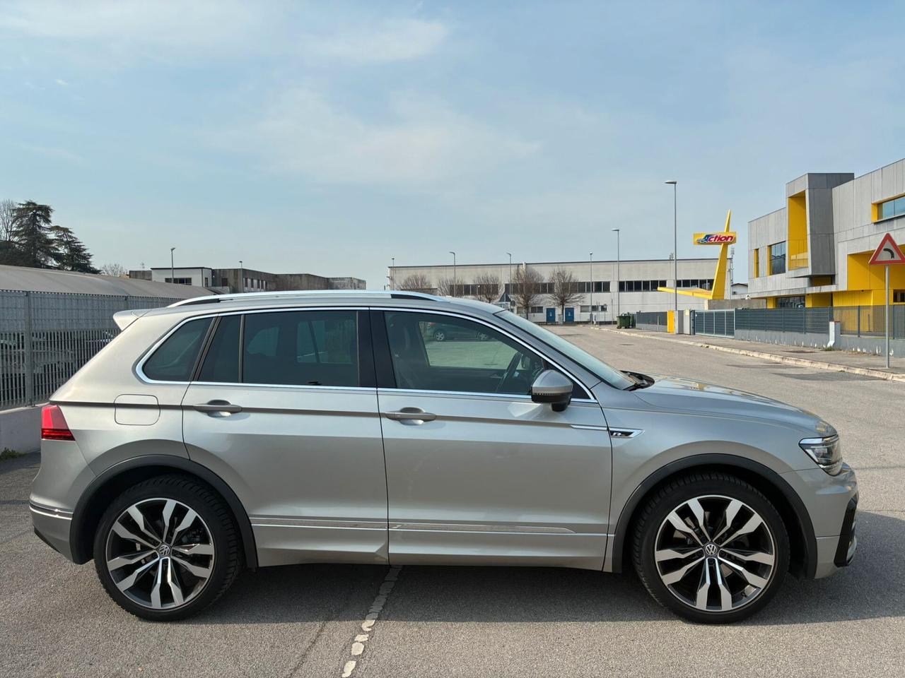 Tiguan 2.0 TDI SCR DSG 4MOTION Advanced BMT R-line