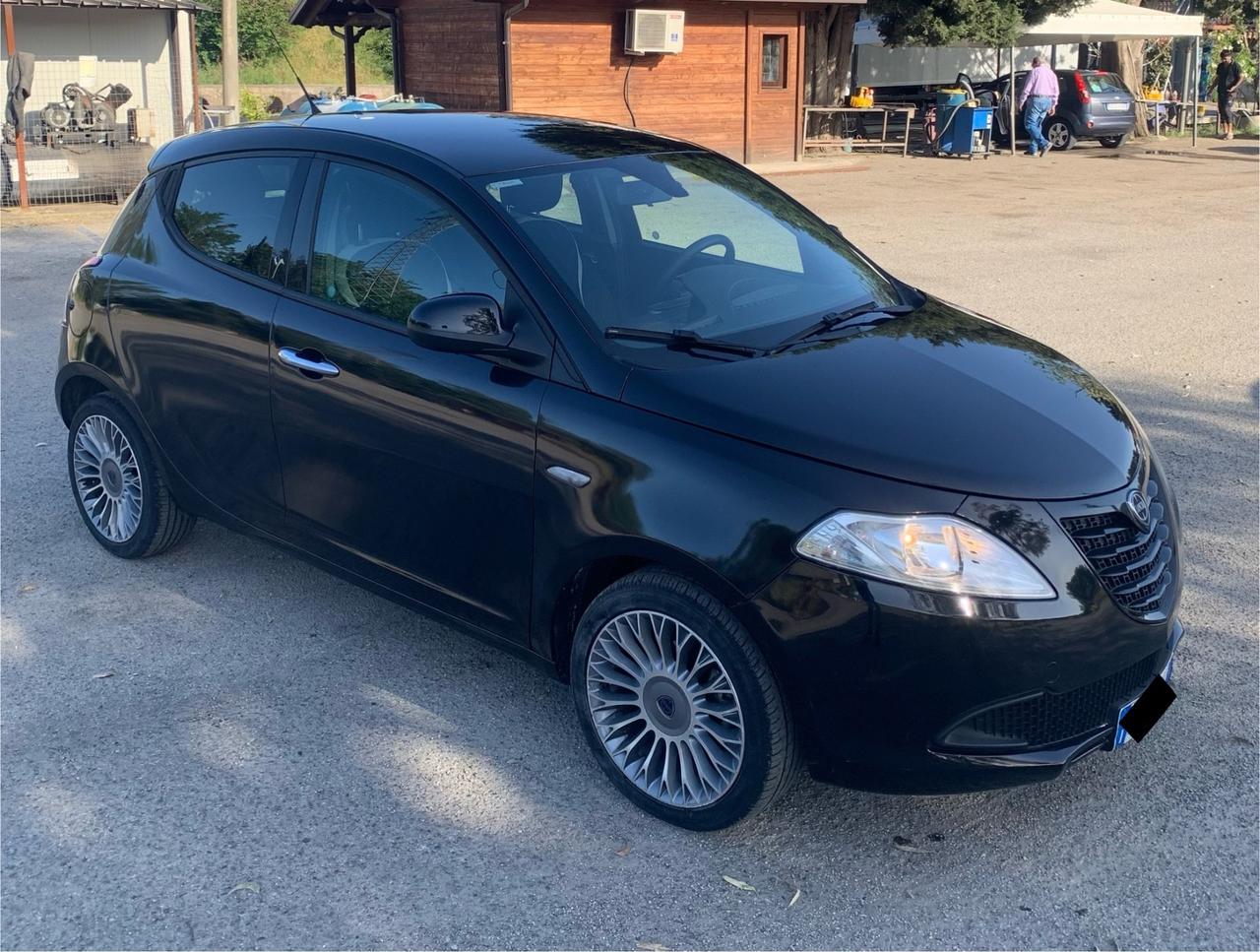 Lancia Ypsilon 1.3 MJT 16V 95 CV 5 porte S&S Gold