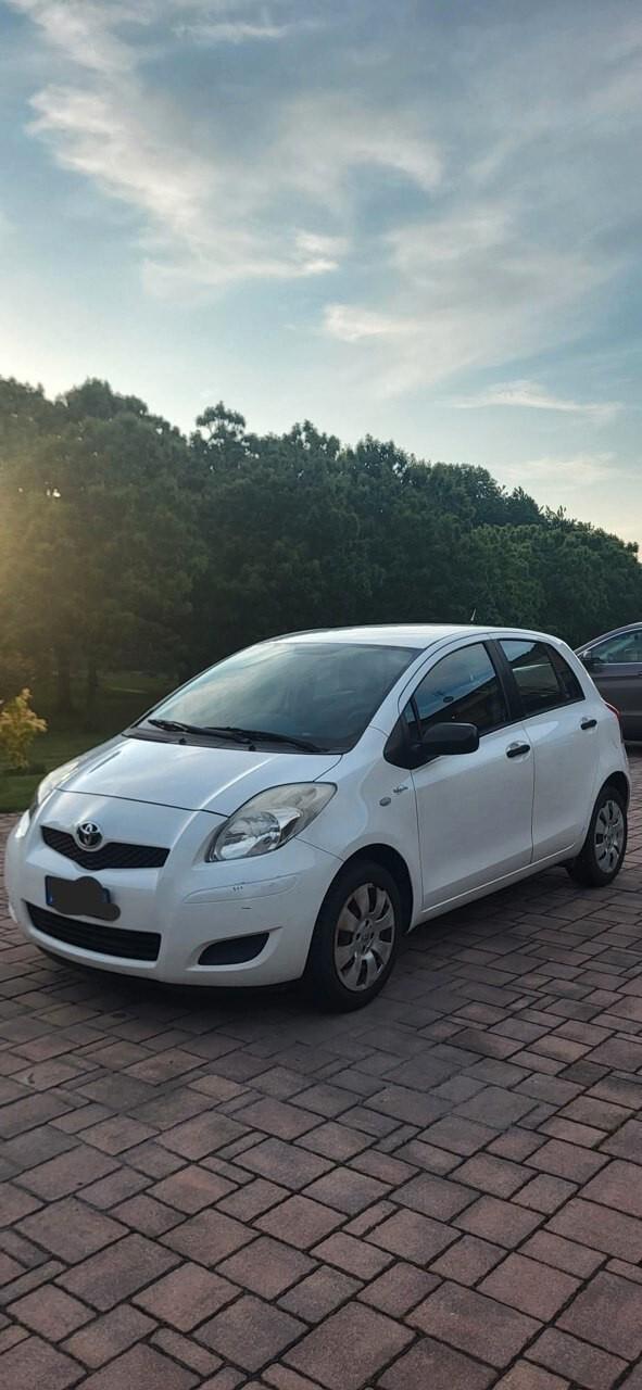 Toyota Yaris 1.0 5 porte