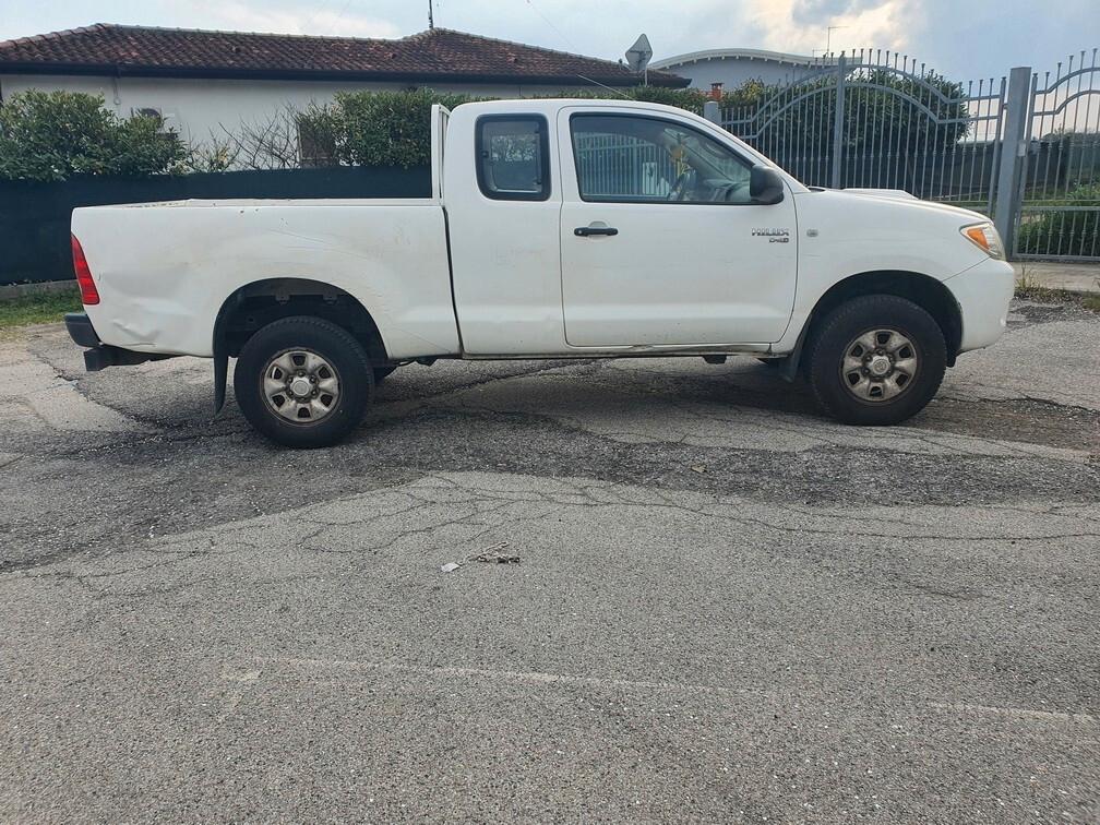 Toyota Hilux 2.5 D4D 120CV 4x4 Cab. Corta