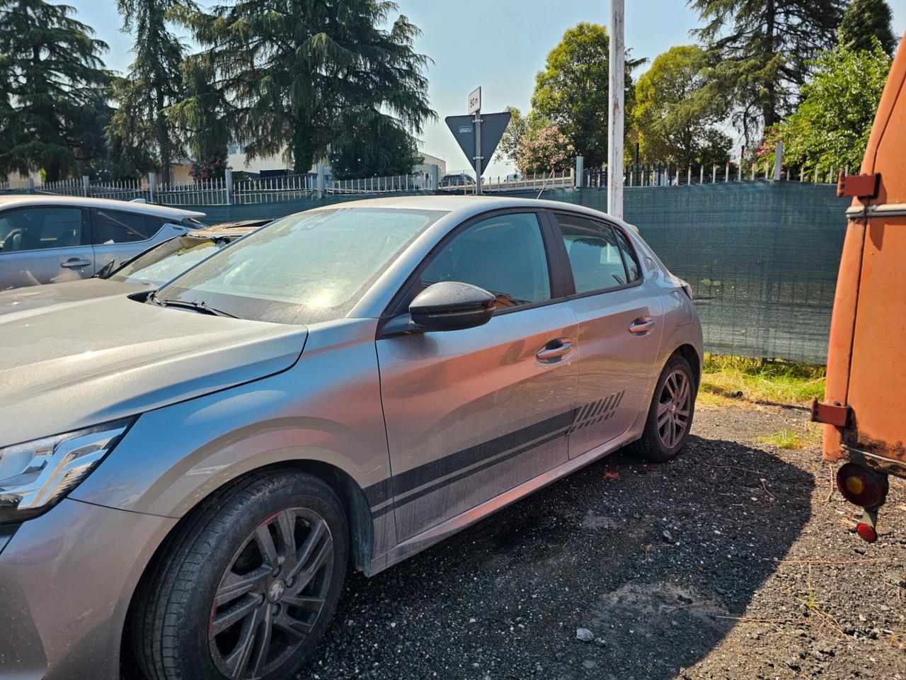 PROVENIENTE DA FURTO Peugeot 208 PureTech 75 Active