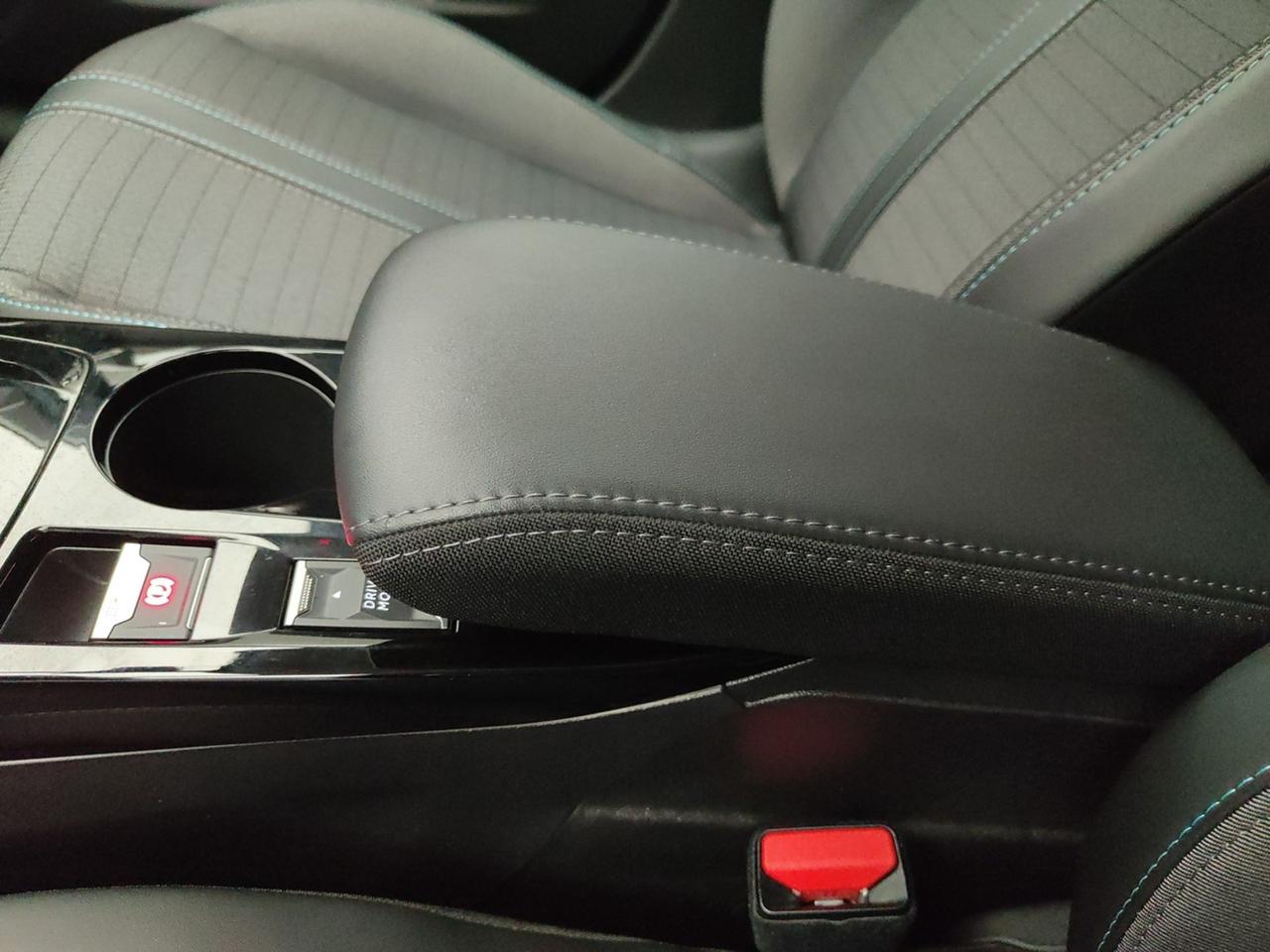 PEUGEOT 208 II 2019 E-208 ALLURE PACK 100KW 136CV