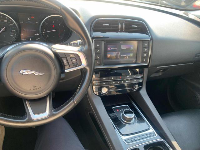 JAGUAR F-Pace 2.0 D 180 CV AWD aut. Prestige