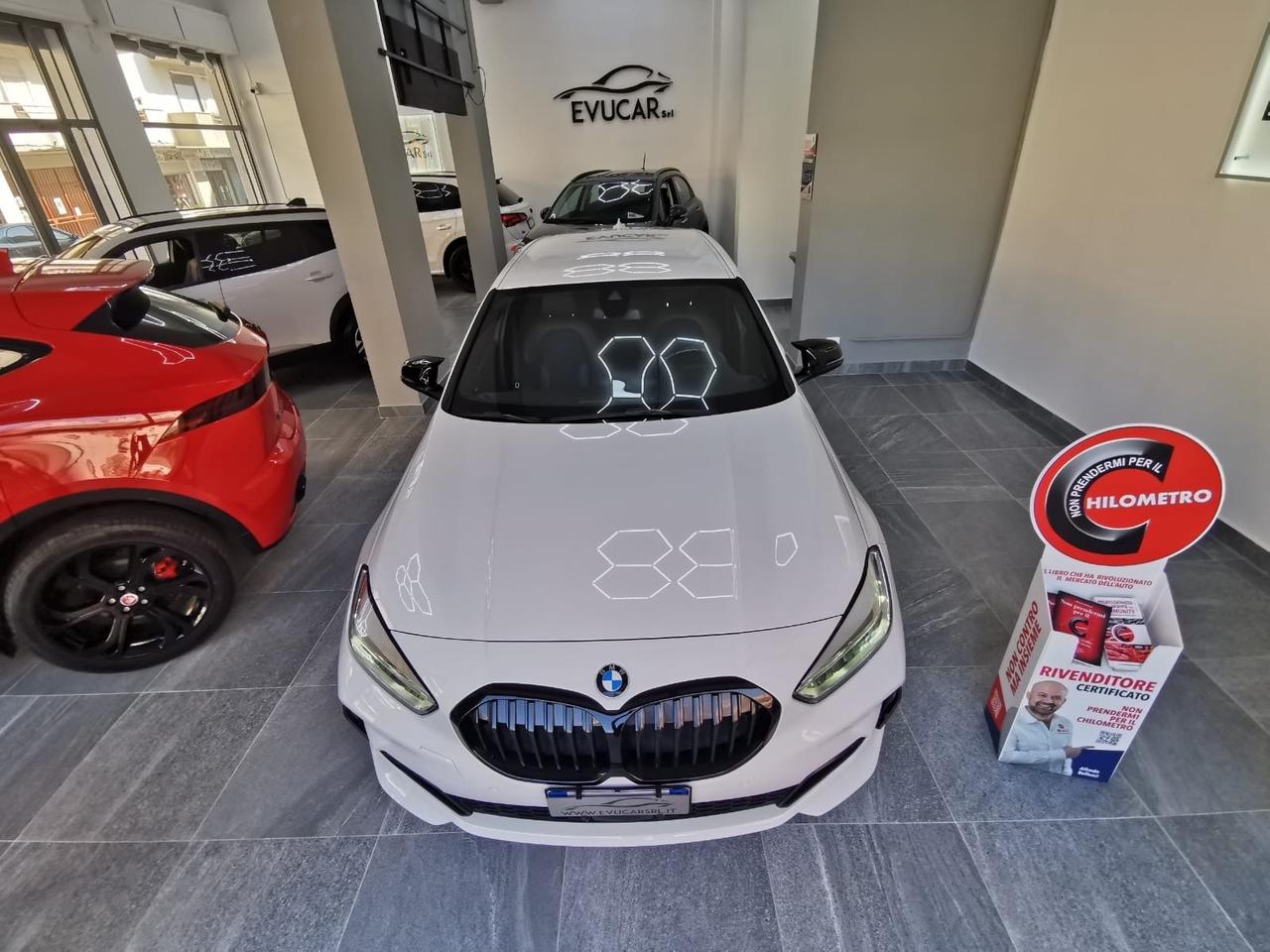 Bmw 118 118d 5p. Msport