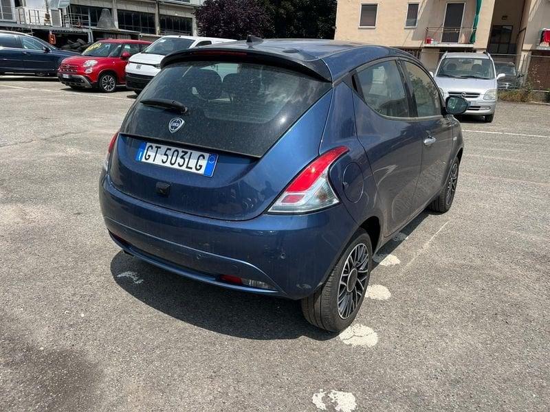 Lancia Ypsilon Ypsilon 1.0 FireFly 5 porte S&S Hybrid Platino