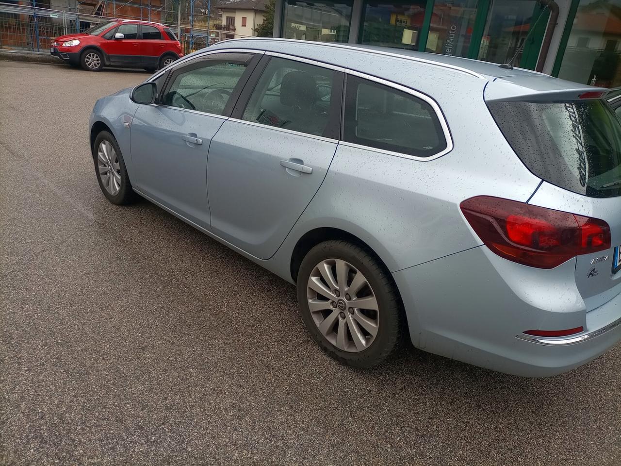 Opel Astra 1.6 CDTI 136cv Sports Tourer Cosmo