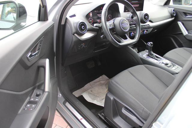 AUDI Q2 35 TFSI S tronic Identity Black