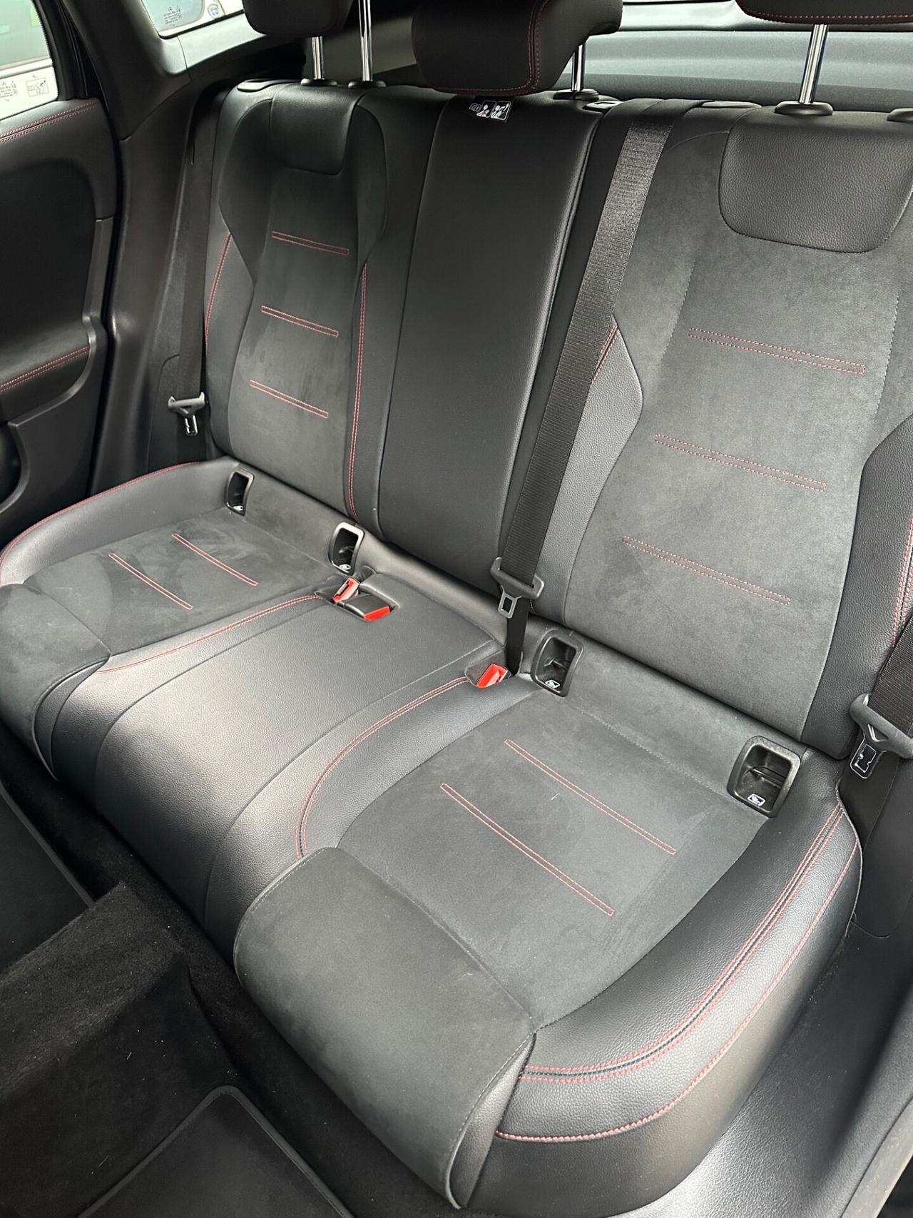 Mercedes-Benz GLA 180d 2.0 116cv Automatic Premium