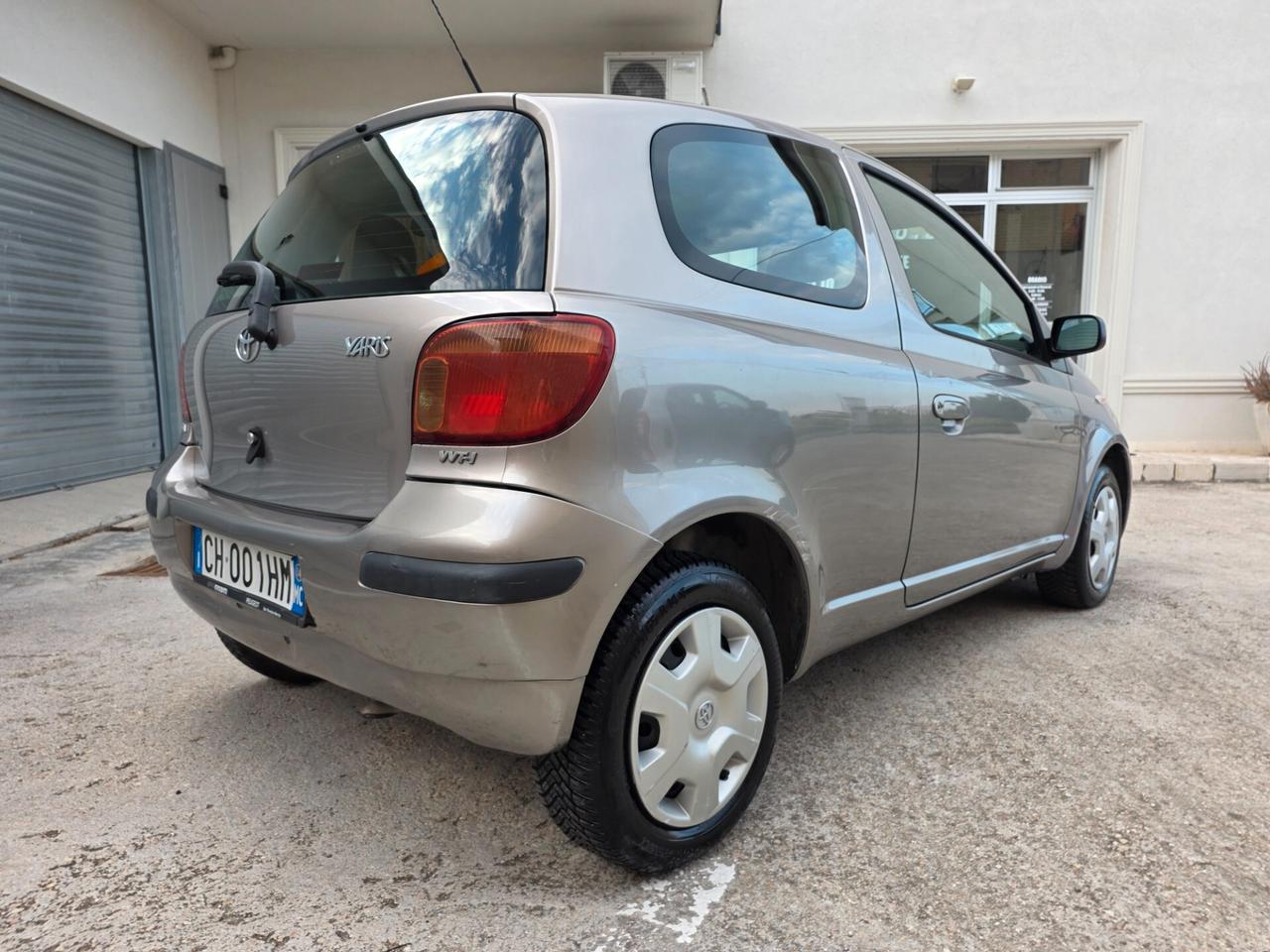 Toyota Yaris 1.0i 16V cat 3 porte