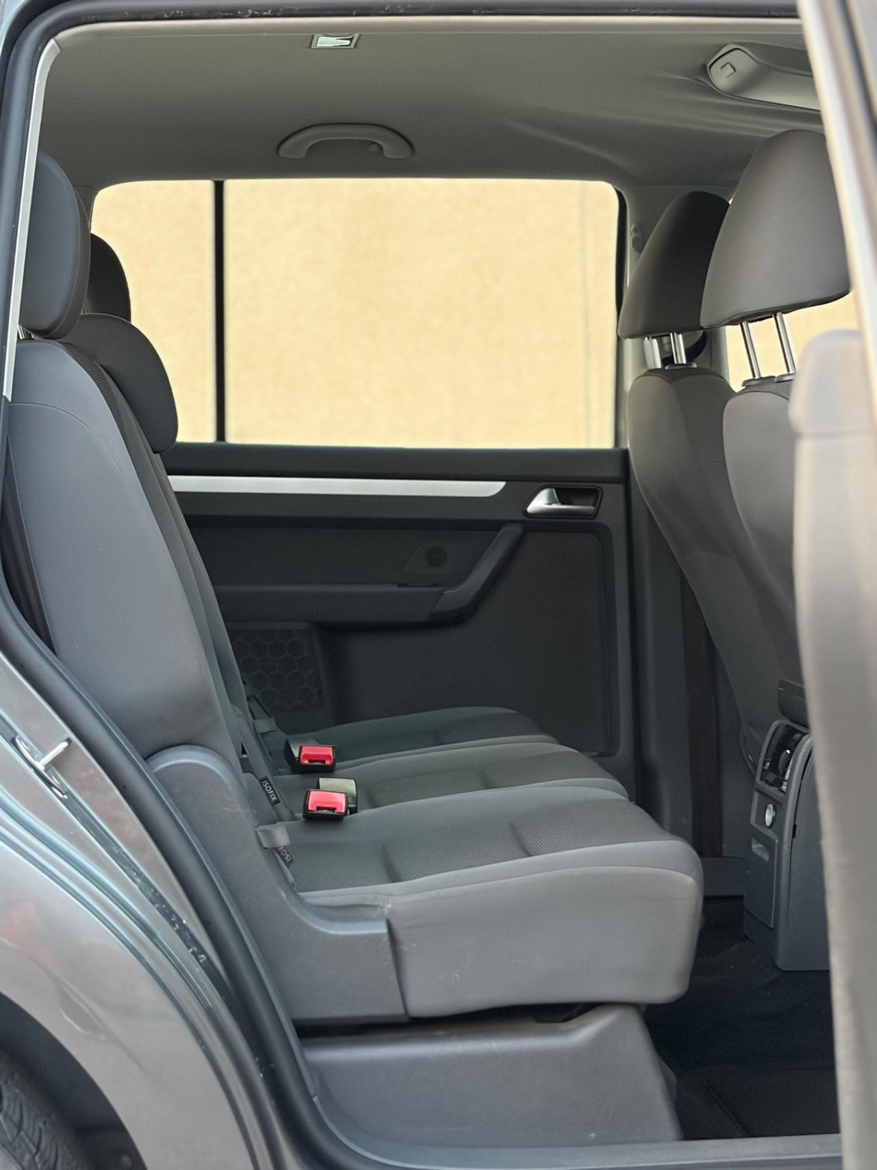 Vw TOURAN 1.6d 6 marce 7 posti anno 2013 pronta per viaggiare neopatentati