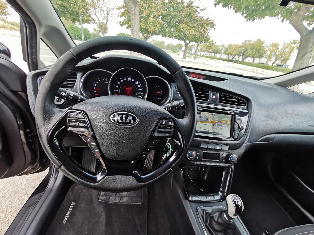 Kia Ceed Sportswagon cee'd 1.6 CRDi 128 CV SW Stop&Go high tech