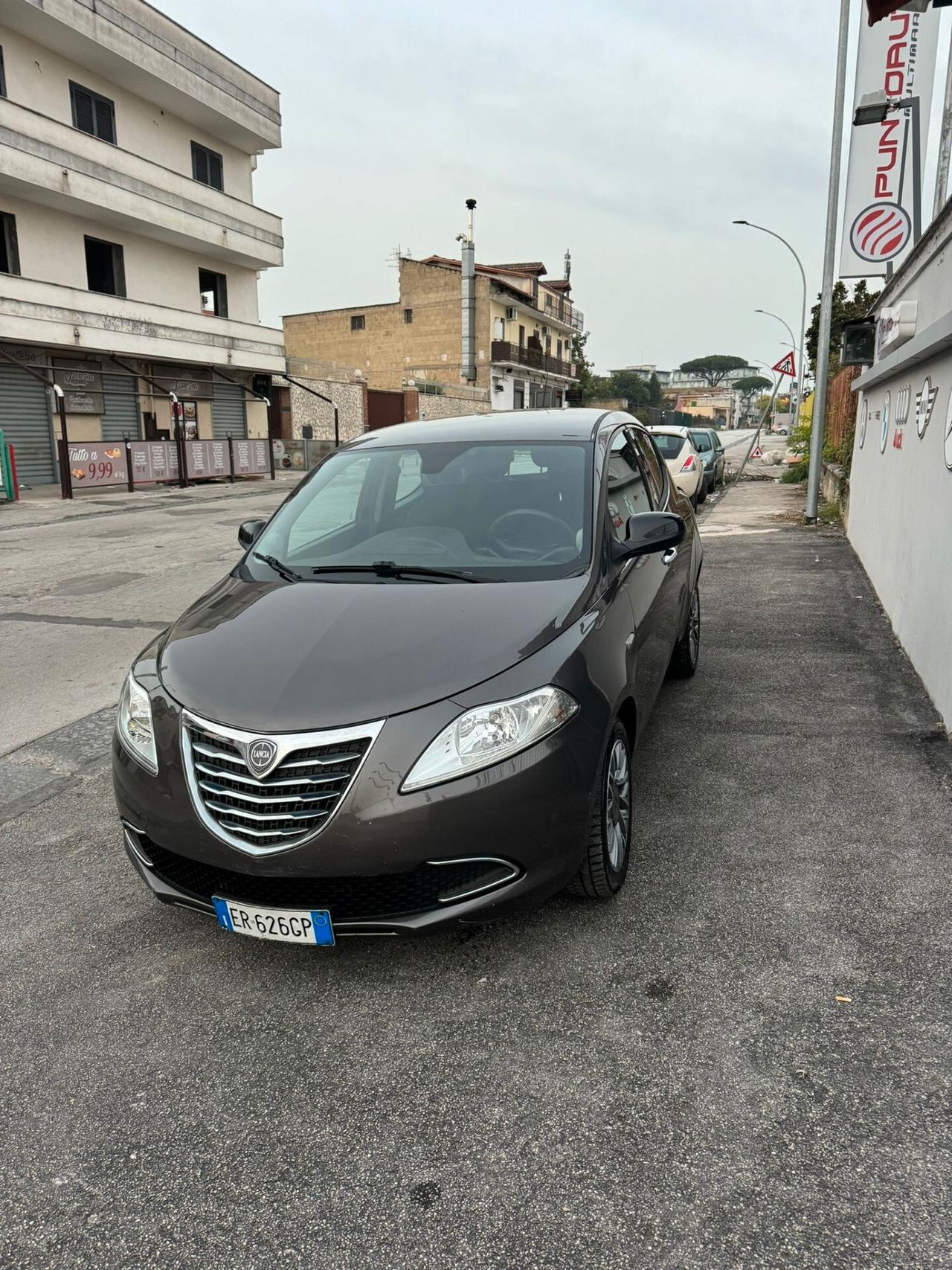 Lancia Ypsilon 1.2 69 CV 5 porte GPL Ecochic Gold