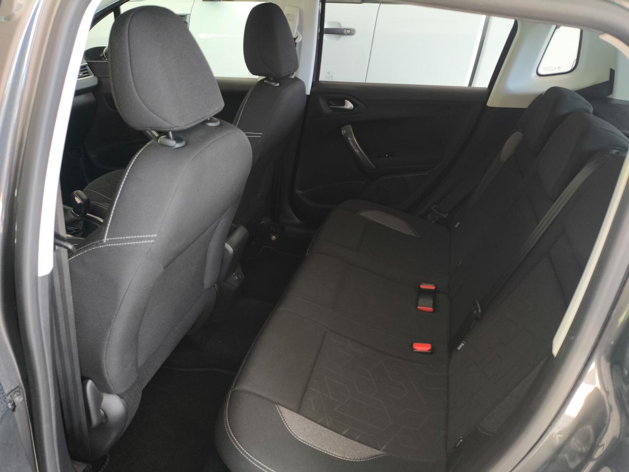 Peugeot 2008 BlueHDi 100 S&S Allure