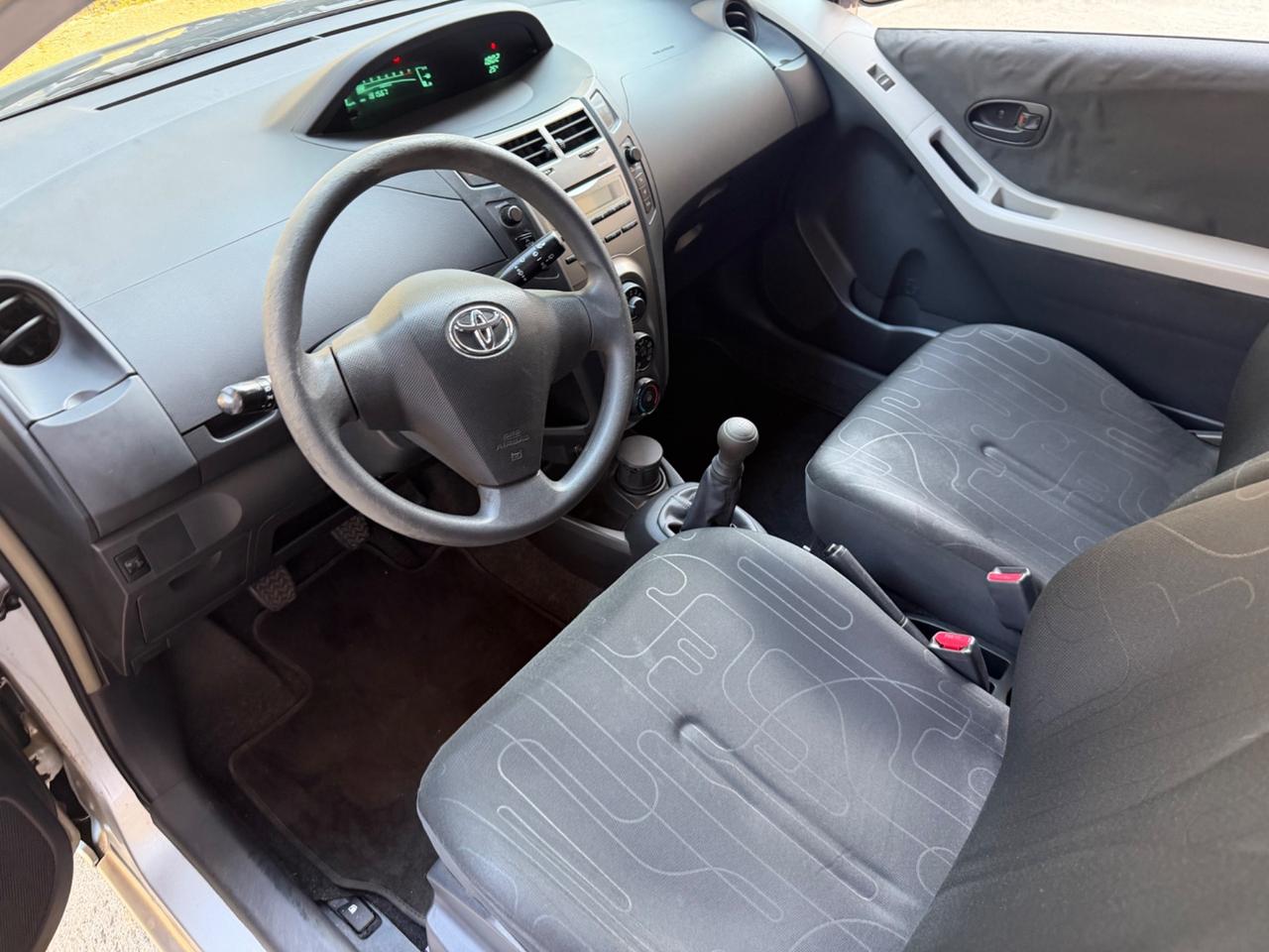 Toyota Yaris 1.0 3 porte Sol