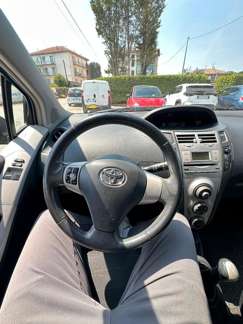 TOYOTA Yaris 2ª serie Yaris 1.3 5 porte Sol
