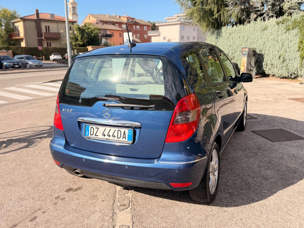 MERCEDES A180 automatico benzina neopatentati