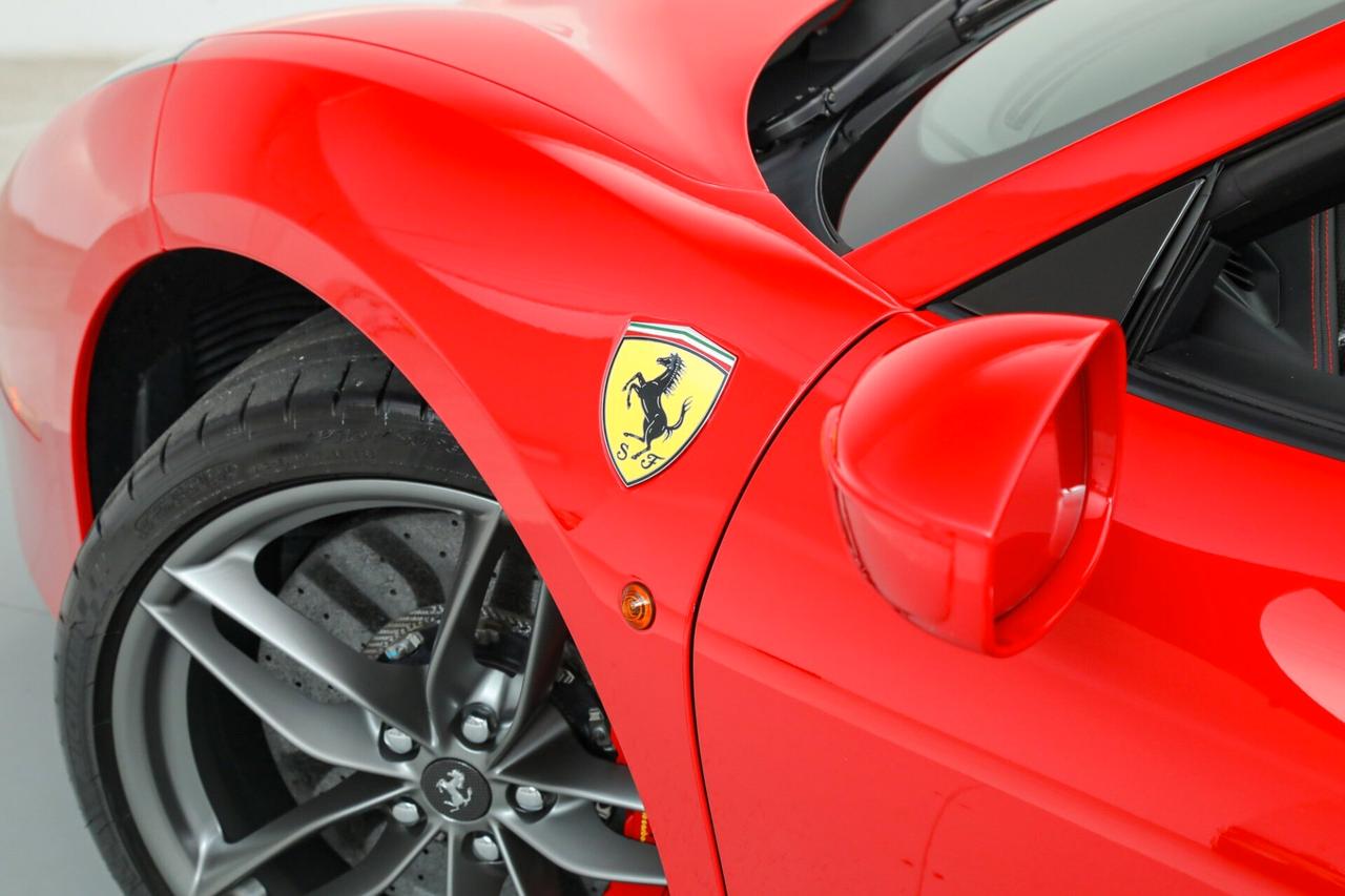 Ferrari 488 Spider NOLEGGIO LUNGO TERMINE - LEASING FULL INCLUSIVE