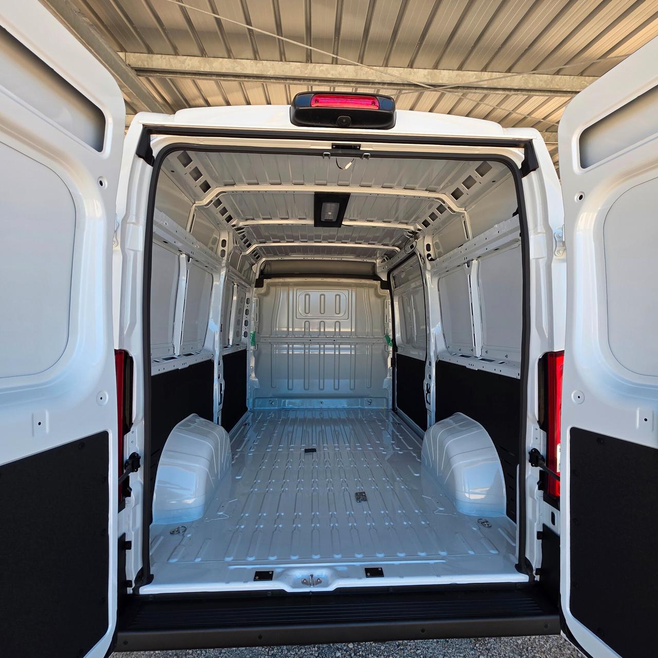 PEUGEOT BOXER L2h2 2.2 BlueHDi 140 CV NUOVO DA IMMATRICOLARE