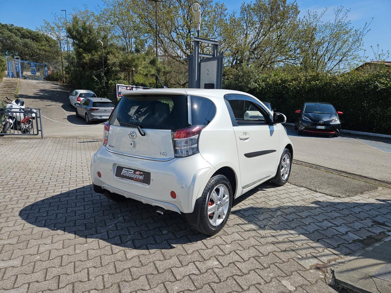Toyota iQ 1.0 Sol