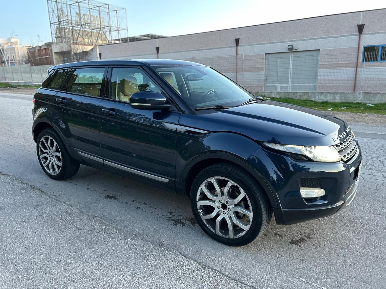 Land Rover Range Evoque 2.2 TD4 5p. Prestige