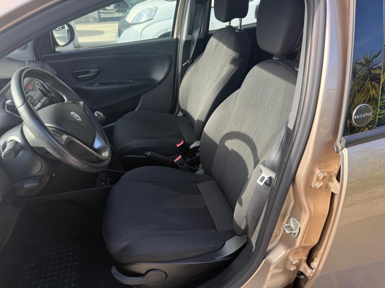 Lancia Ypsilon 1.0 FireFly 5 porte S&S Hybrid Ecochic Gold