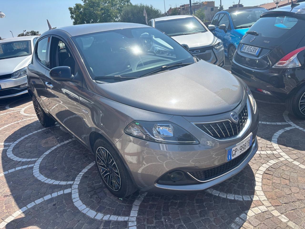 Lancia Ypsilon 1.0 FireFly 5 porte S&S Hybrid Gold Plus