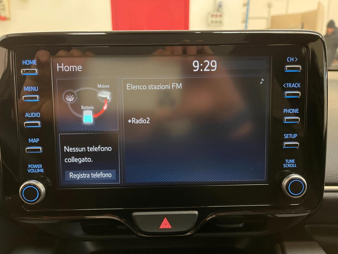 Toyota Yaris Lounge 1.5h cvt c.auto-OK Neopatentati-LEGGI SOTTO