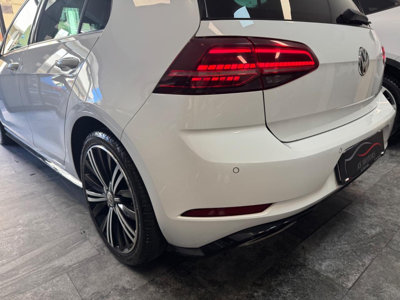 VOLKSWAGEN GOLF 7.5 2.0 TDI 150 CV DSG R-LINE