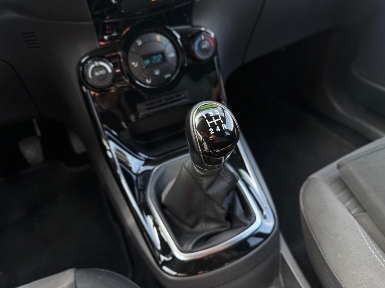 Ford Fiesta 1.5 TDCi 75CV 5 p NEOPATENTATI 2014 106500 km