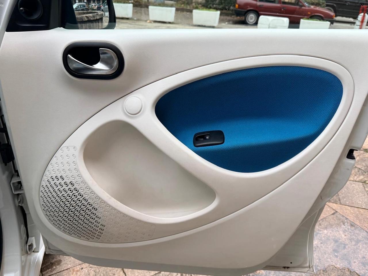 Smart ForFour 70 1.0 Proxy Manuale 09/2015