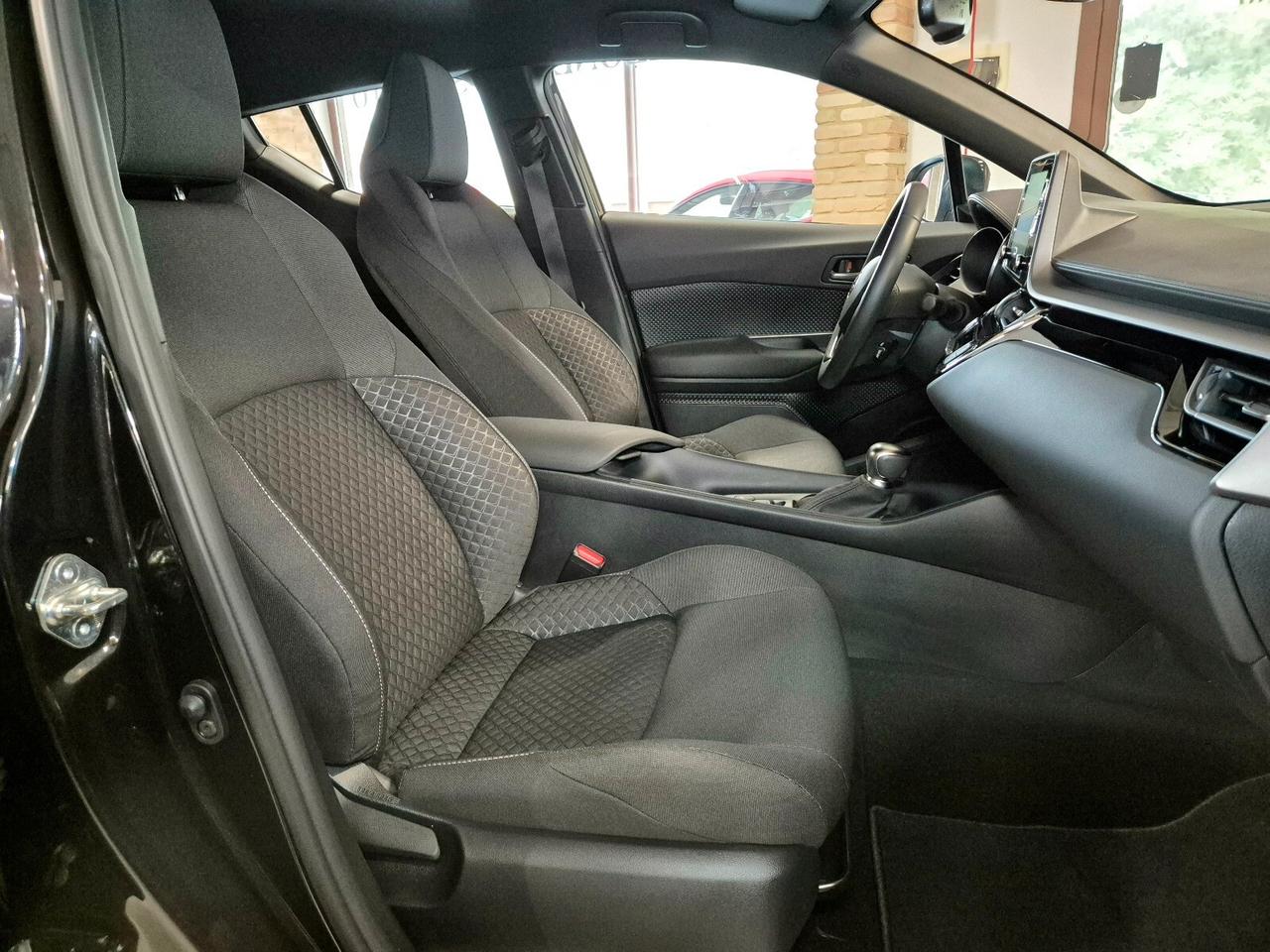 Toyota C-HR 1.8 Hybrid E-CVT Business
