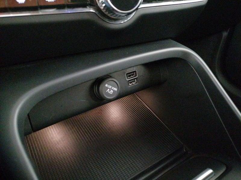 Volvo XC40 2.0 d3 Business Plus awd geartronic my20