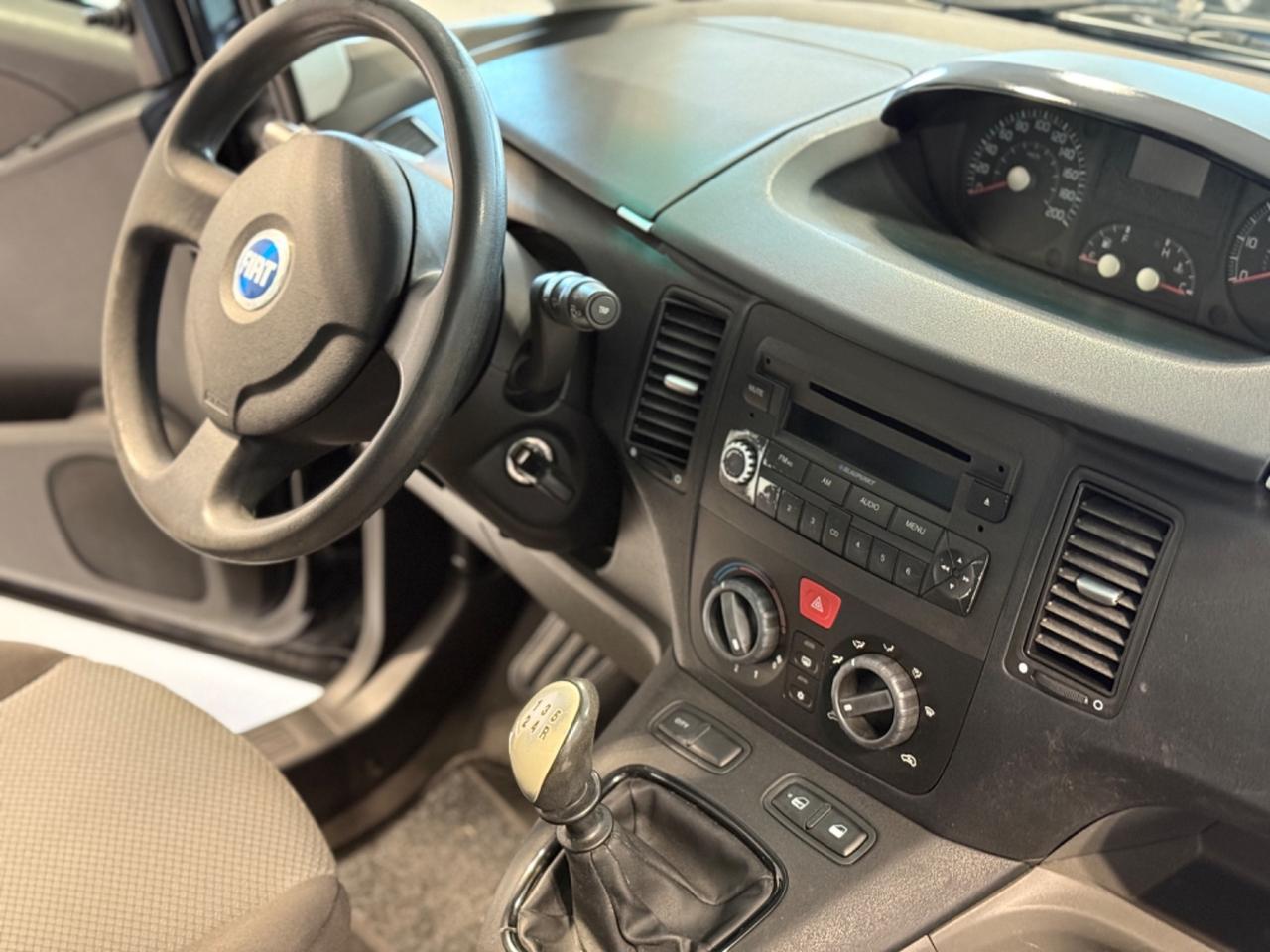 Fiat Idea 1.2 16v Black Label