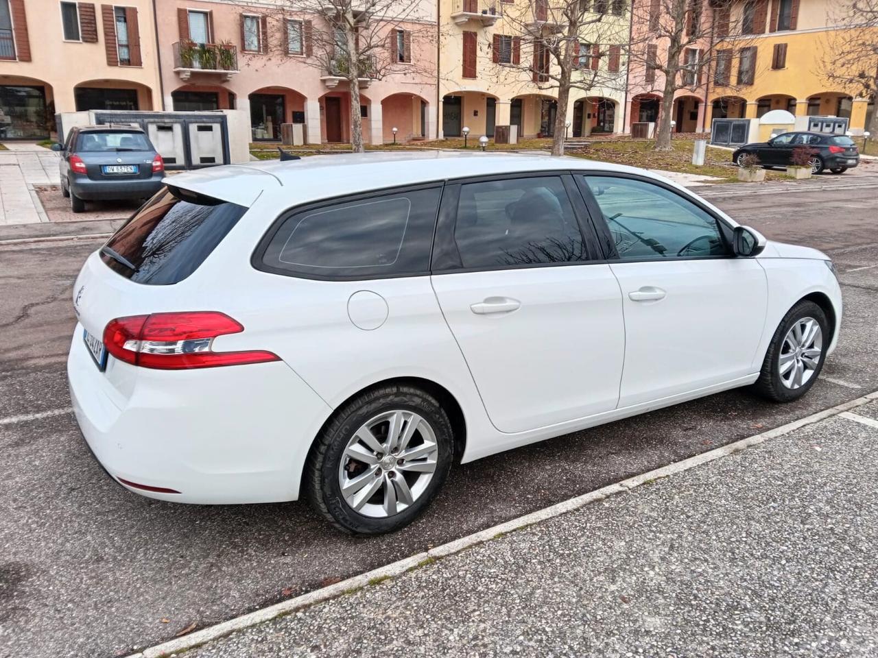 Peugeot 308 BlueHDi 120 S&S Business