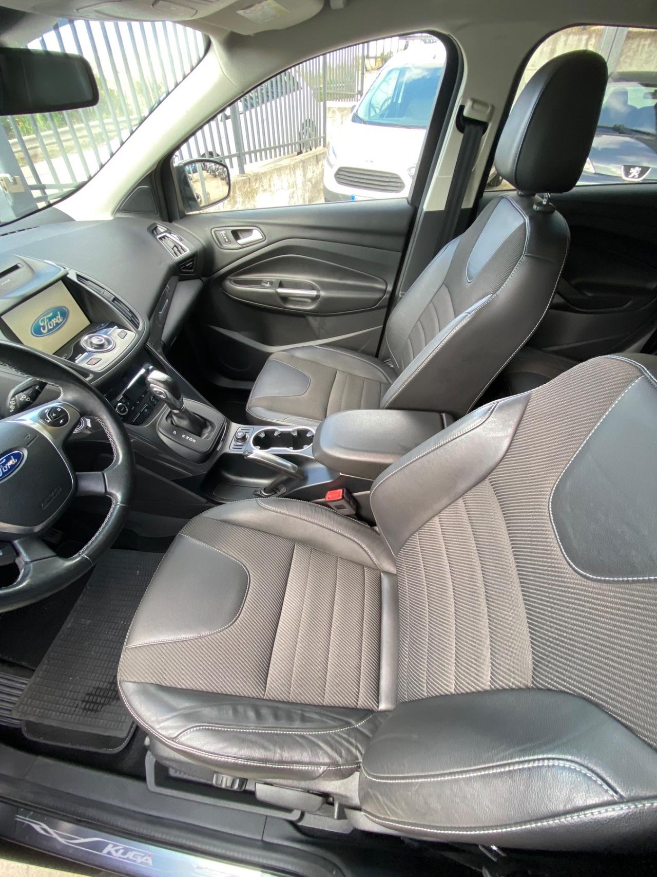 Ford Kuga 2.0 TDCI 150 CV S&S 4WD Powershift Titanium