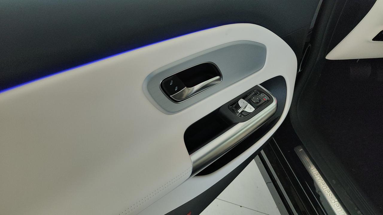 Mercedes-Benz CLA 250+ con tecnologia EQ