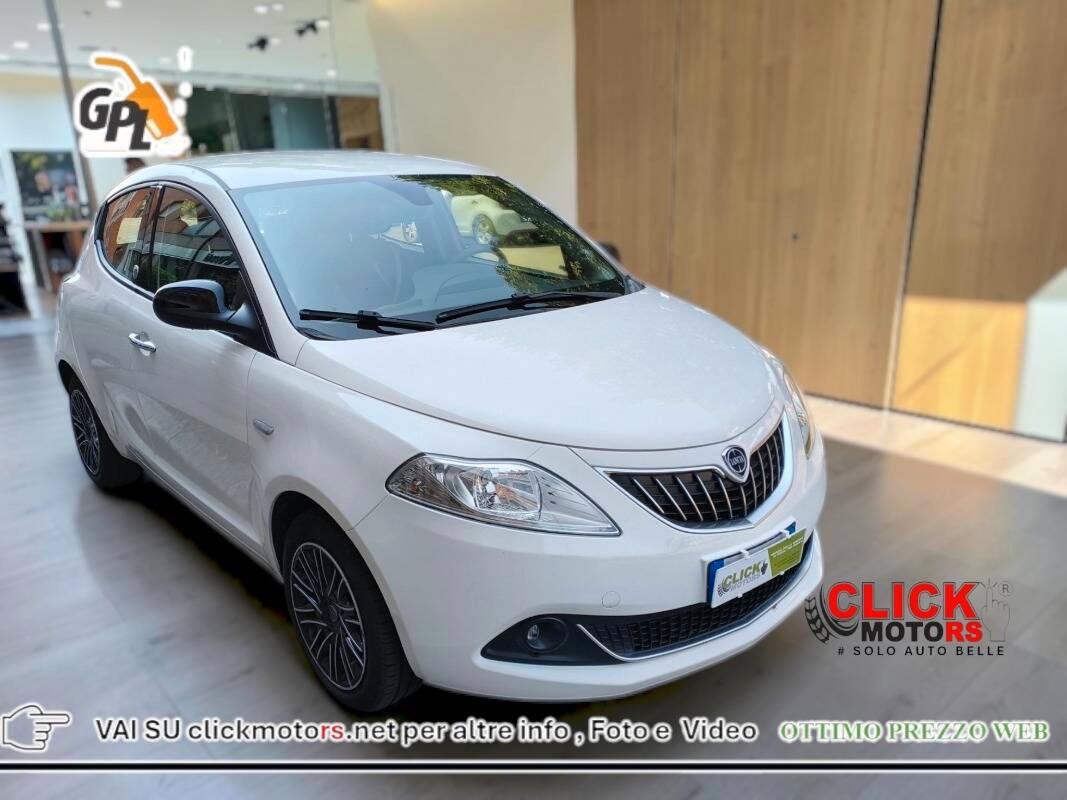 Lancia Ypsilon Ypsilon III 2013 1.2 8v Gold ecochic Gpl 69cv