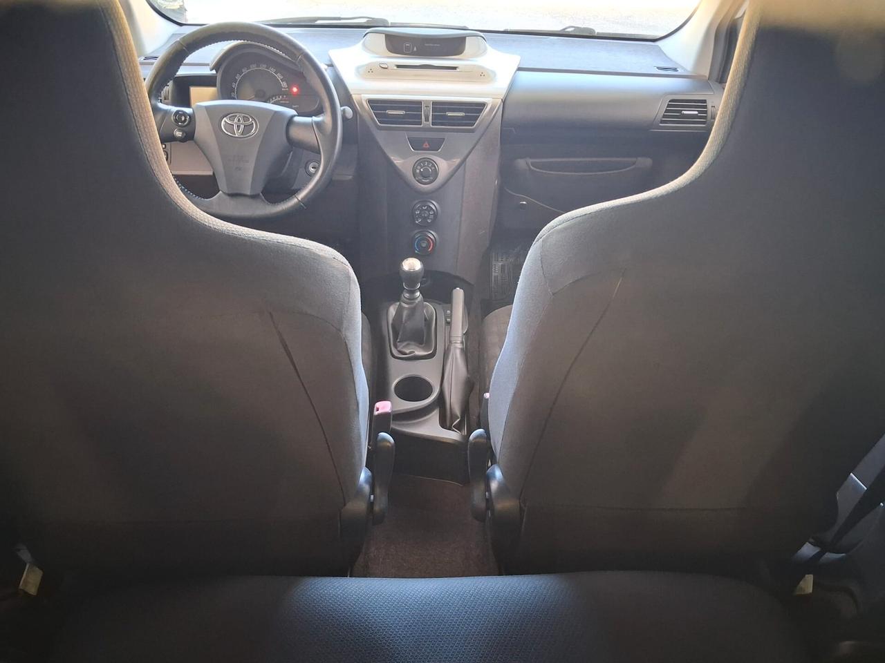 Toyota iQ 1.0 Sol