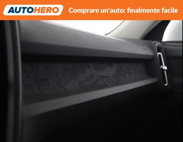 VOLVO XC40 T2 Momentum Core