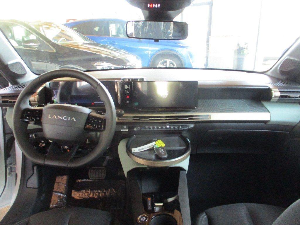 Lancia Ypsilon Hybrid e-DCT - Ok Neopat. - PRONTA