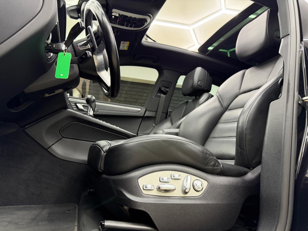 Porsche Macan 2.0 IPER FULL TETTO