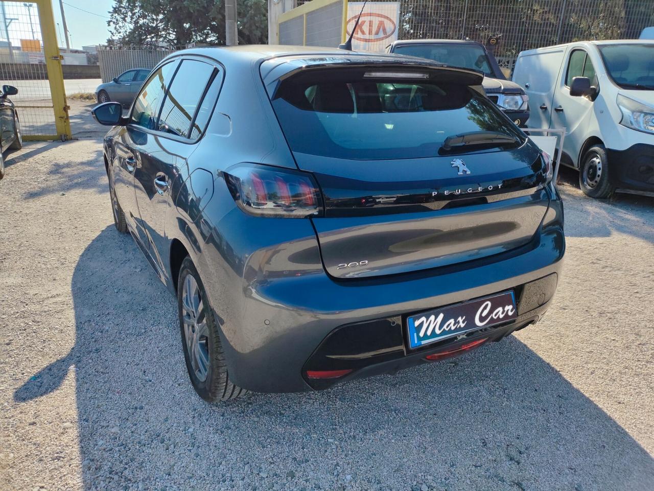 Peugeot 208 PureTech 75 Stop&Start 5 porte Allure – 2022 – 10.100 km . Vendita senza IVA (regime del margine)