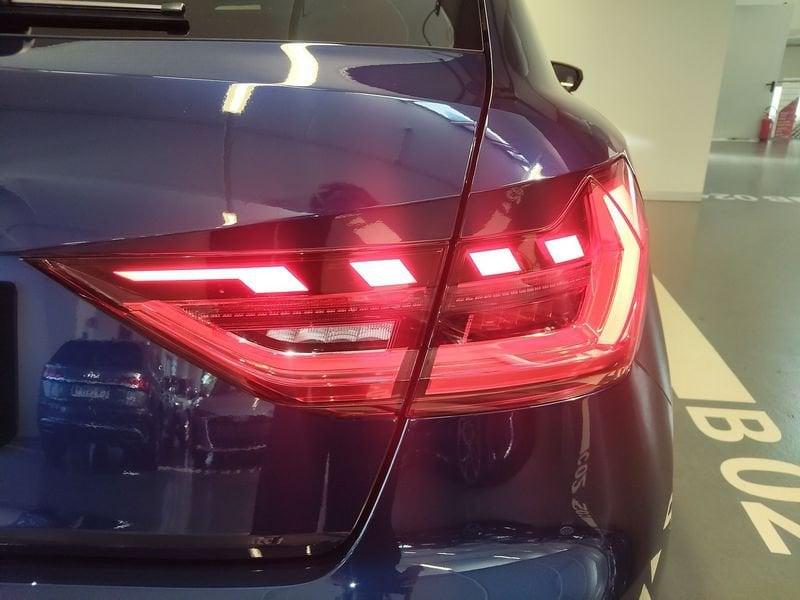 Audi A1 A1 Sportback 30 1.0 tfsi Identity Black 116cv s-tronic