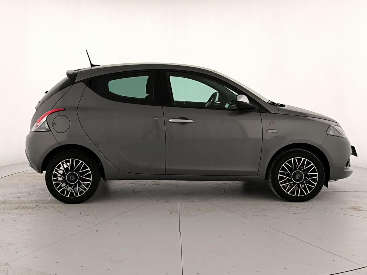 Lancia Ypsilon 1.0 firefly hybrid gold s&s 70cv