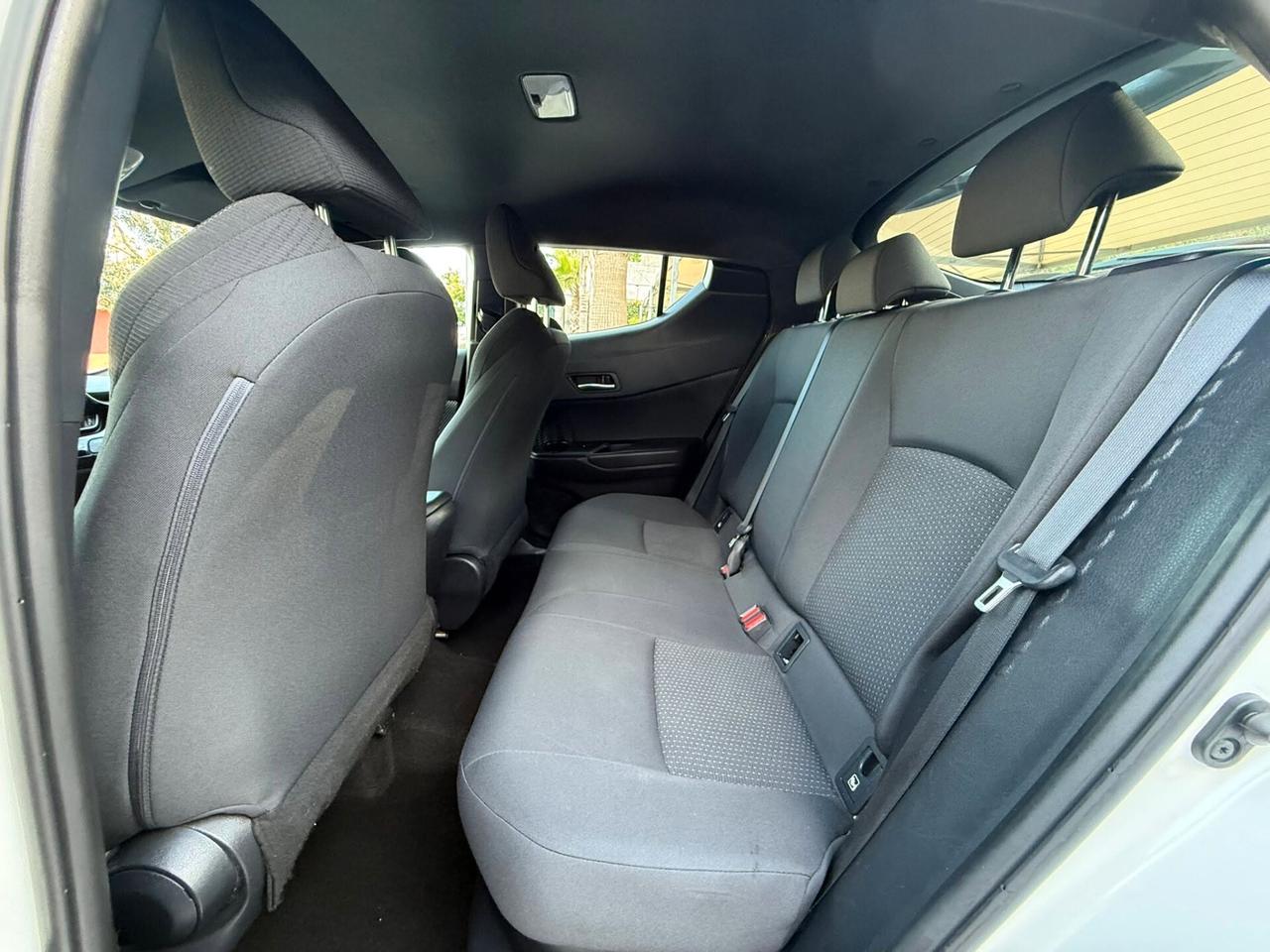 Toyota C-HR 1.8 Hybrid E-CVT Lounge