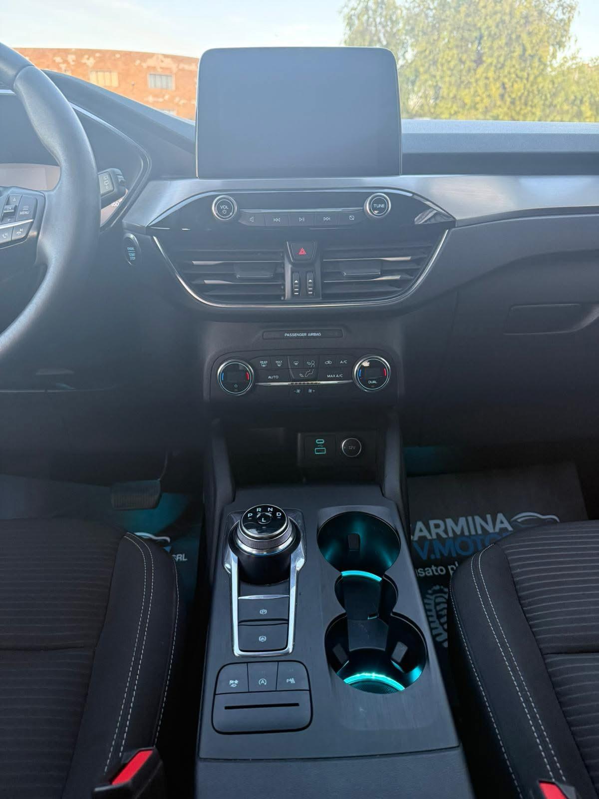 Ford Kuga 120CV AUT TITANIUM