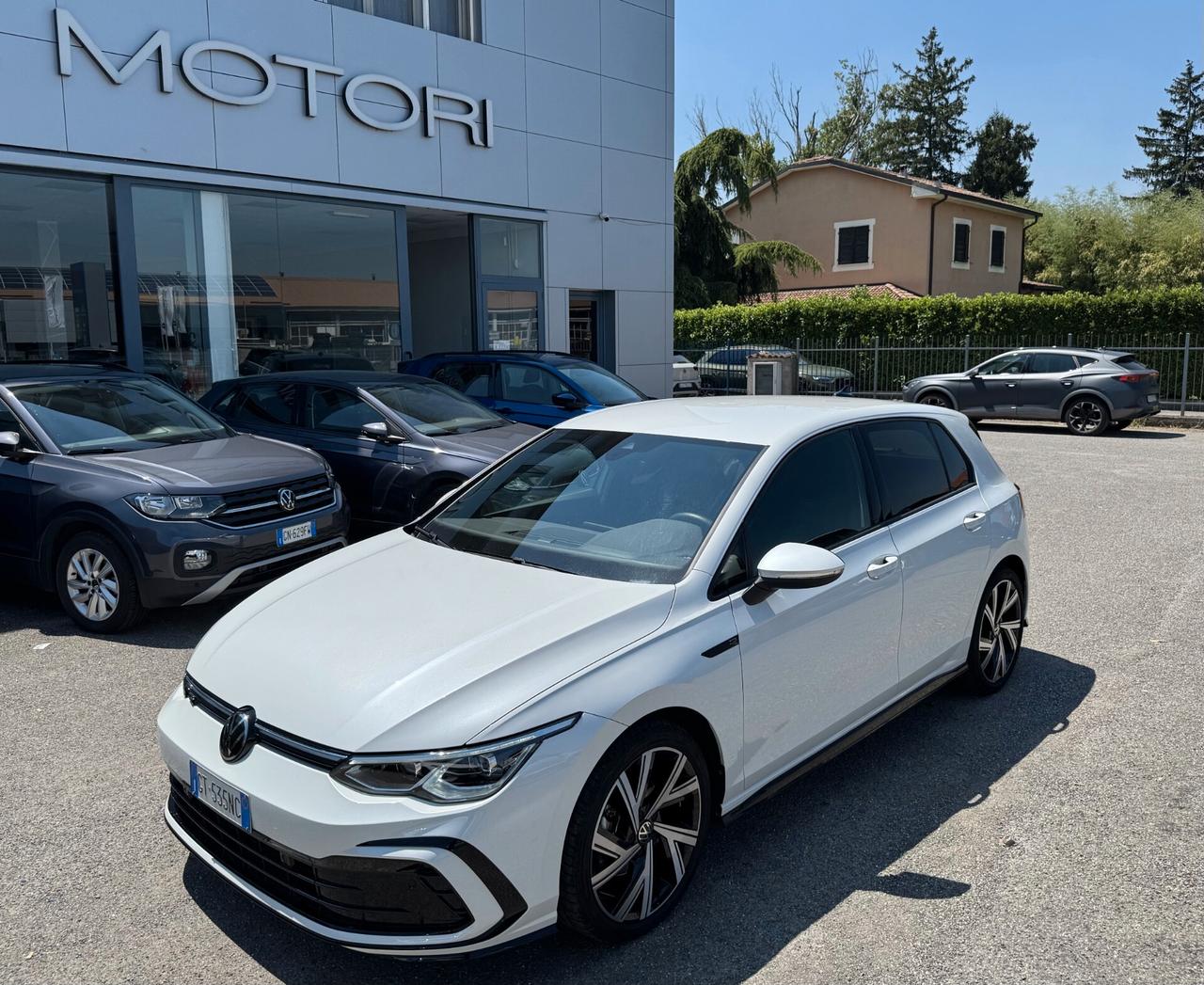 Volkswagen Golf 2.0 TDI 150CV DSG R-Line / MATRIX / NO VINCOLI
