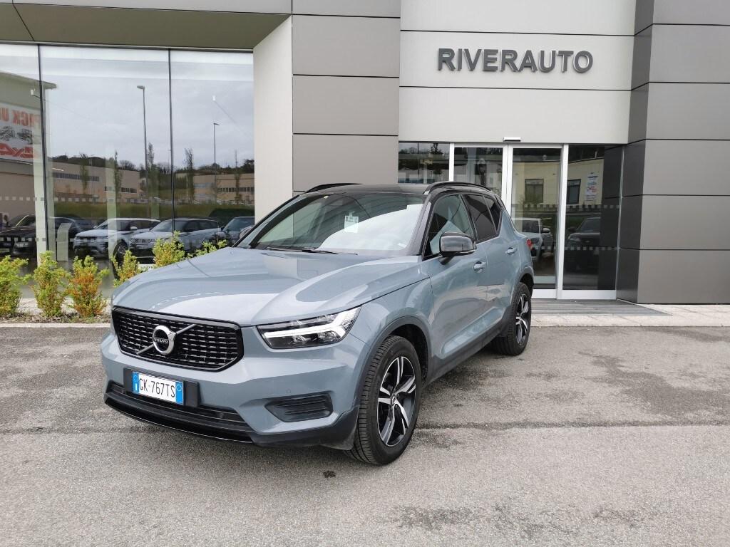 VOLVO XC40 (2017-->) XC40 T3 Geartronic Momentu...